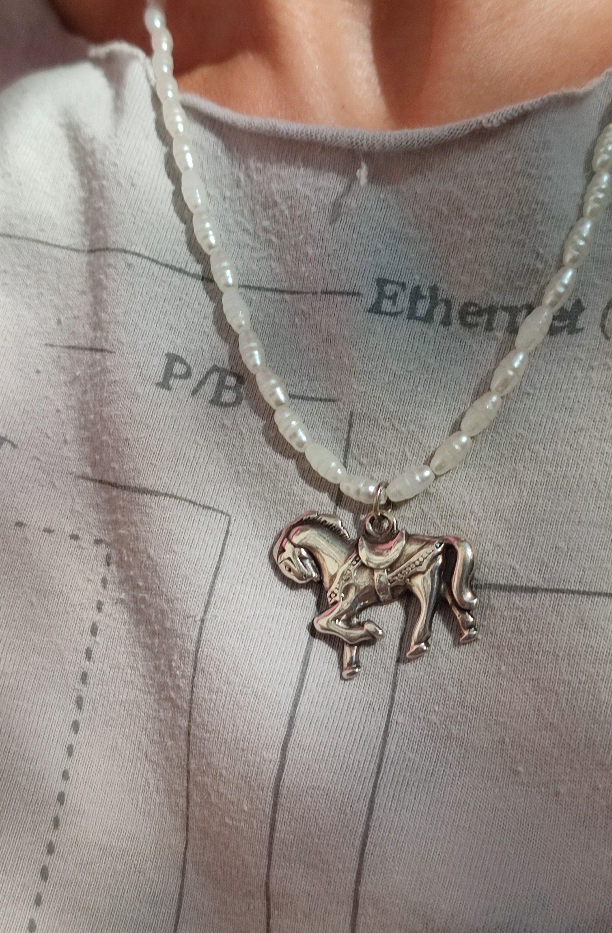 【THE CENTAUR】 HAIRY PEARL NECKLACE duchess-of-dorcester-multi-