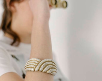Vintage bracelet from the 80s Lucite carved bracelet Geometric bangle  Chunky bracelet Shell bracelet Sea shell jewelry for her Retro lovers
