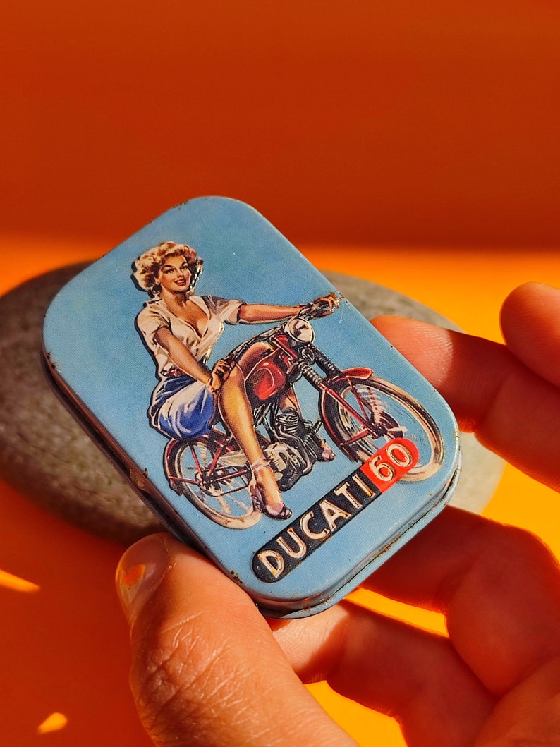 Vintage DUCATI 60 mint box Miniature tin box Nostalgic retro motorcycle Ducati Cucciolo Motorcycle Lovers accessories Ducati memorabilia image 5