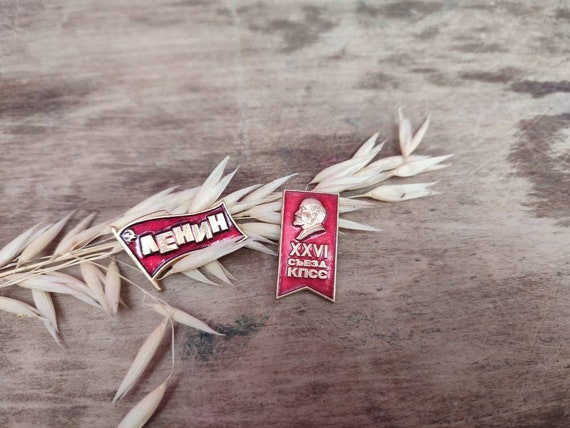 Set of 2 vintage Soviet pins badges 1970s Origina… - image 9