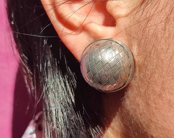 80's silver tone bubble earrings Clip on earrings Domed elaborately earrings Geometric retro fashion earrings Vtg globe detailed earrings