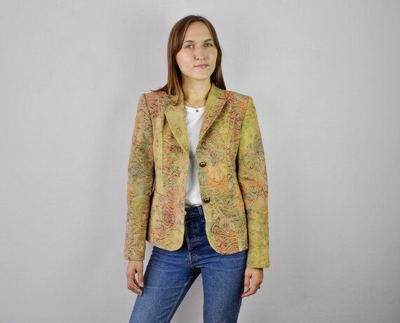 What's On! Brass Buttons on a Casual Blazer 