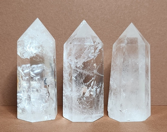 Rock Crystal/Clear Quartz: Powerful energetic cleansing, increases focus, clarity. Positive vibes for inner balance and well-being.