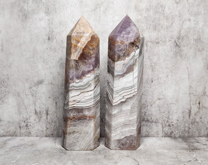 Amethyst Agate: crazy lace an harmonious synergy. Promotes growth, creativity, emotional healing and inner balance.