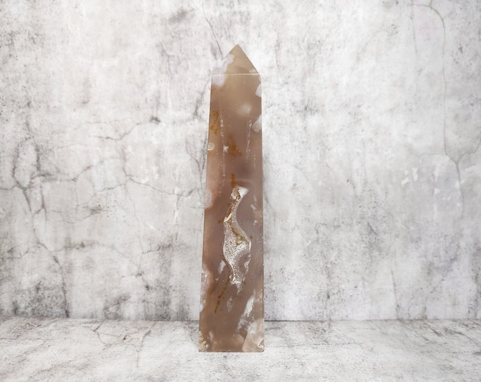 Beautiful druzy agate tower with sparkling inclusions. Promotes emotional peace, balance and inner strength. Unique natural piece!