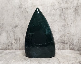Green Jasper: Earthy green tones with powerful grounding properties, promotes balance, growth and natural connectedness.