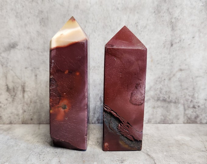 Mookaite Jasper, aka Radiolariet: Stimulates inner strength, adventure and emotional balance for a vibrant existence.
