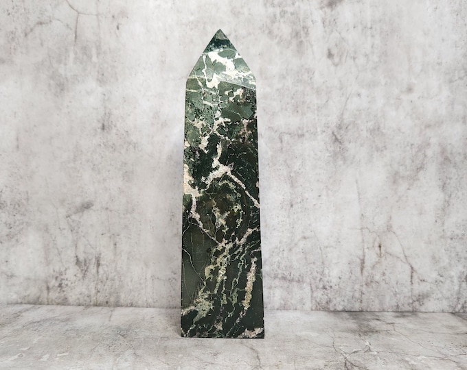 Green Moss Agate: Natural growth and stability. Connects to the earth, brings peace and renewal in abundant energy.