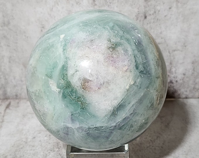 Cotton Candy Fluorite: This stone has a cleansing effect, which breaks negative patterns and puts you on the right path.