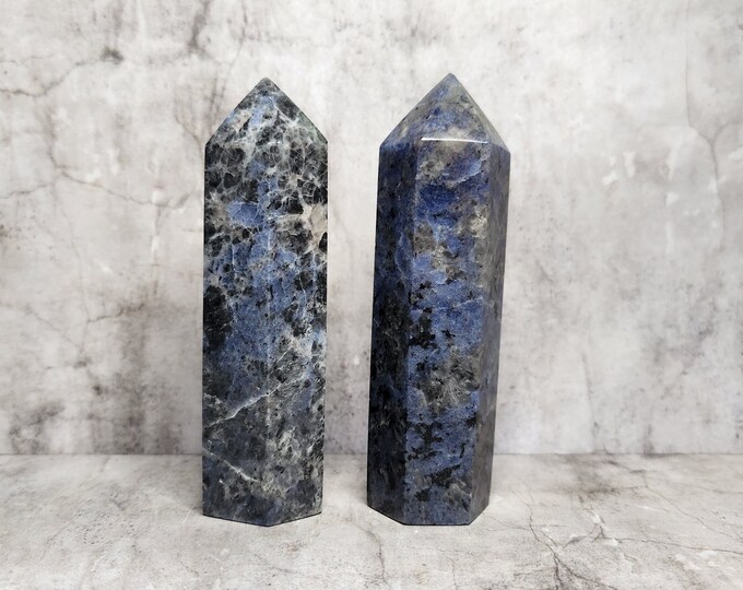 Sodalite gives you insight into yourself and helps you be true to yourself. It promotes self-acceptance, self-respect and self-confidence.