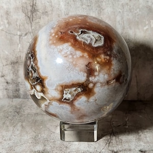 Sphère d'agate brune brute avec Druzy ~ un morceau de magie terrestre plein de caractère, parfait pour ceux qui aiment l'atmosphère, la profondeur et le symbolisme.