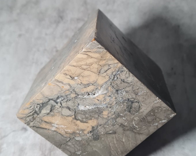 XL Picasso Jasper Cube 862g. Perfect as a gift, home decoration, altar ornament.