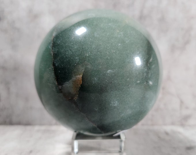 Green Aventurine: Regulates blood circulation, promotes cell regeneration. Positive influence on development in children. Strengthens vitality.