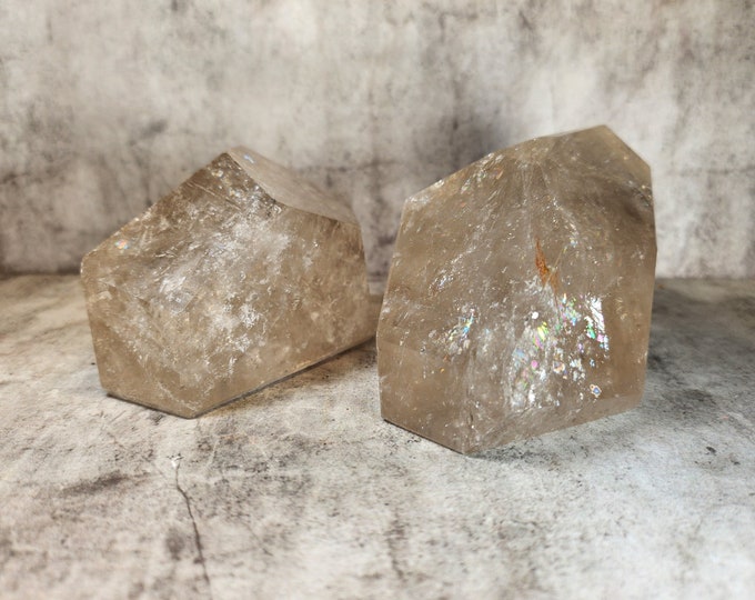 Fire Quartz: Radiant as the sun. Brings energy, courage and passion. Strengthens willpower and self-confidence.