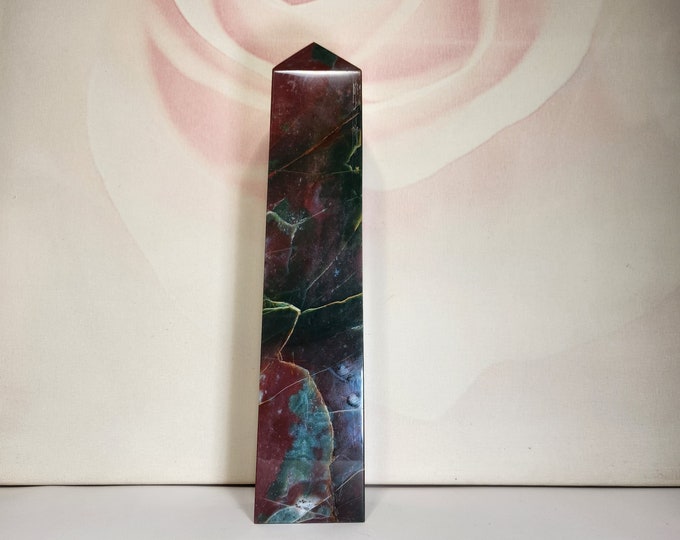 Ocean Jasper: With colorful patterns and circles, often in shades of green, blue and pink. Known for its calming and healing energy.