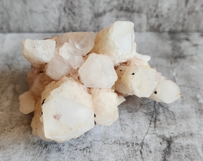Peach quartz in warm tones. Brings peace, supports self-love and helps to release emotional tension and stress.
