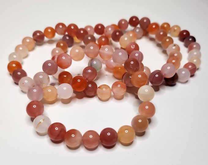 Yanyuan agate promotes emotional balance, protection and vitality. Popular for its striking beauty and energetic properties