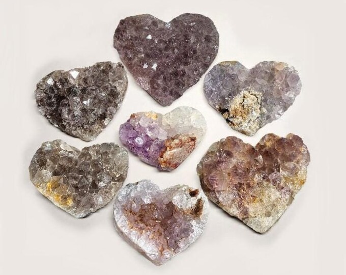 Amethyst Heart: Promotes inner peace, spiritual growth and intuition. Cleanses negative energies and promotes deep relaxation.