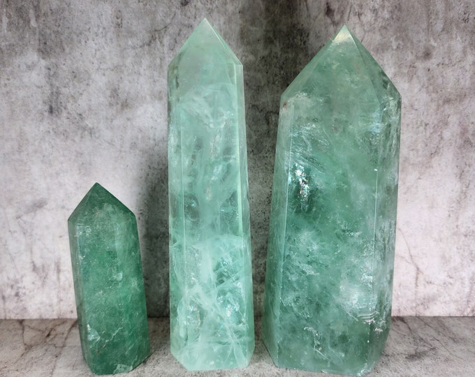 Green Fluorite: Brings balance, stimulates concentration and growth. Discover the healing power of green fluorite for inner harmony.