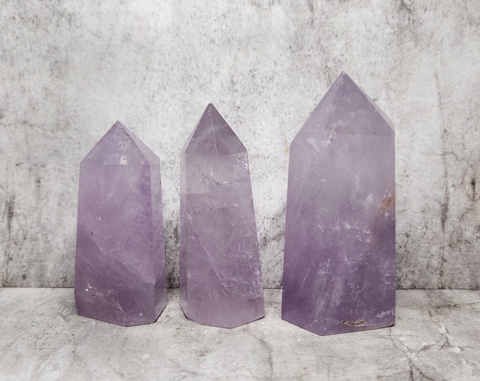 Amethyst protects, purifies and promotes self-knowledge. Stimulates honesty about harmful behavior, supports addiction problems.