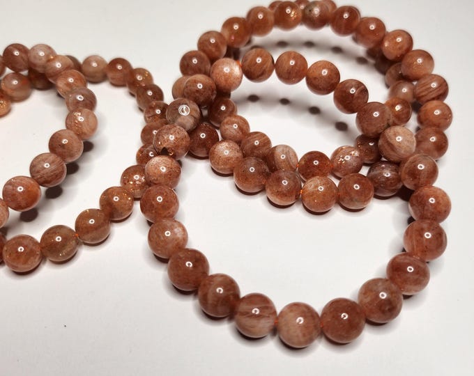 Sunstone is an orange to reddish gemstone. It promotes optimism, self-confidence and personal power.