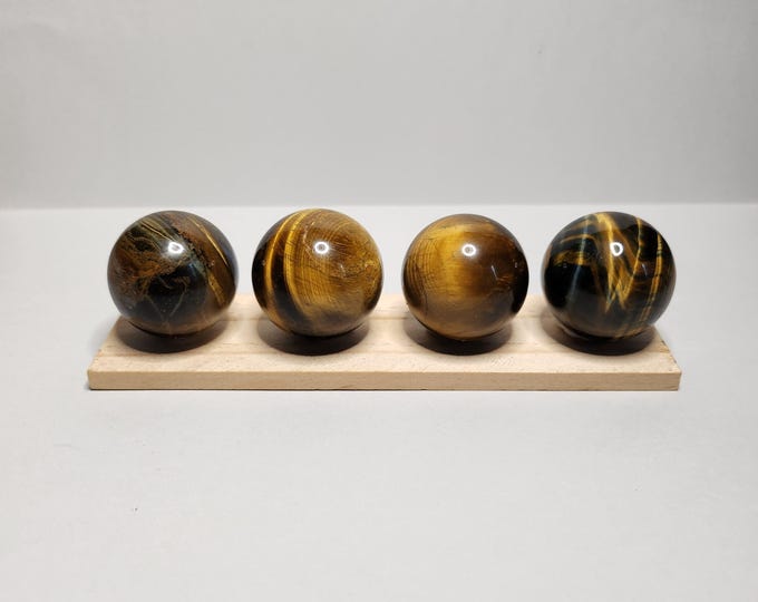 Tiger Eye Pearl: Protective stone that enhances inner strength, self-confidence and courage. Helps ward off negative energies.
