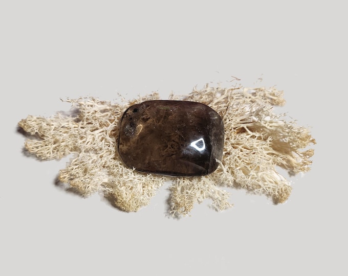 Smoky Quartz Palmstone: Absorbs negative energy, promotes grounding, balance and clarity. Releases stress and finds inner peace.