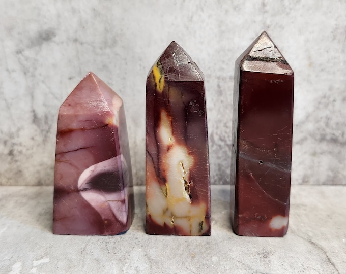 Mookaite Jasper, also called Radiolarite: Promotes inner strength, adventure and emotional balance for a vibrant life.