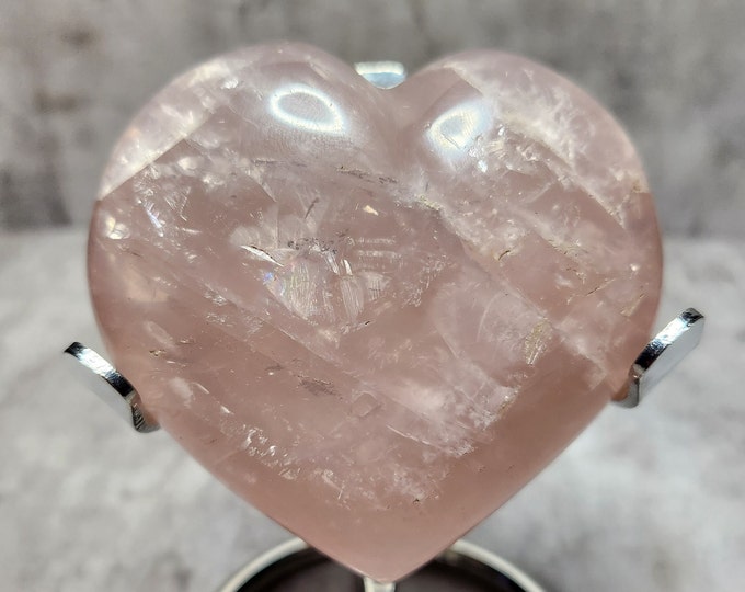 Rose Quartz Heart: Tender, calming. Enhances self-love and harmony. Opens the heart to love and emotional balance.