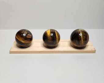 Tiger Eye Pearl: Protective stone that strengthens inner strength, self-confidence and courage. Helps to ward off negative energies.