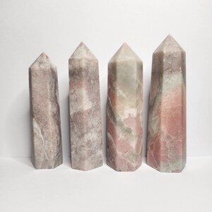La calcite pêche douce vous aide à vous calmer, à vous renforcer et à renouer avec vos émotions. Elle vous soutient en cas de stress et vous aide à prendre soin de vous.