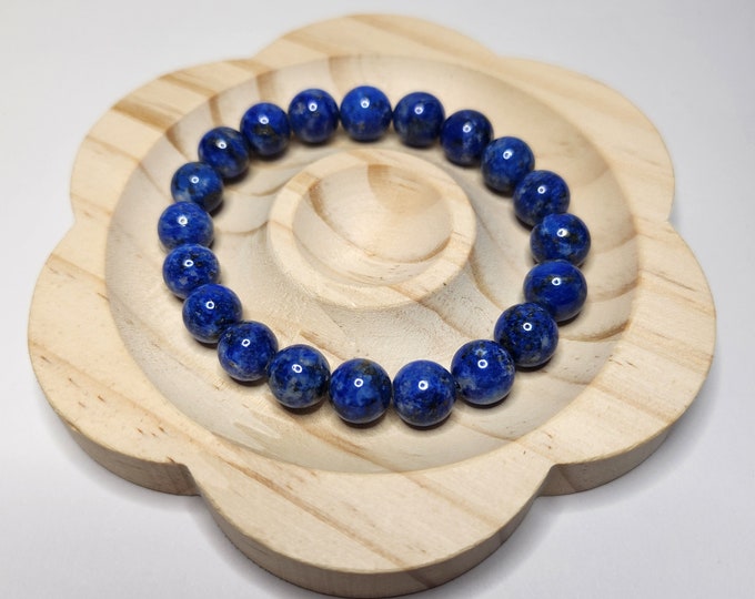 Lapis lazuli: Promotes wisdom, inner peace and spiritual enlightenment. Powerful energy and connection to higher consciousness.