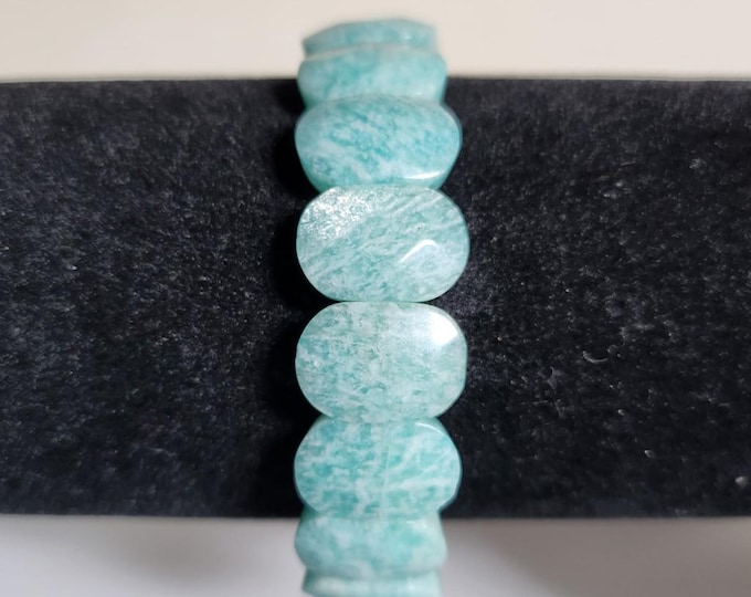 Amazonite Bracelet: Promotes balance, tranquility and self-confidence. Helps reduce stress and protects against negative energy.