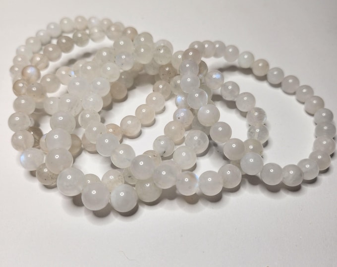 Moonstone: Promotes intuition, emotional healing, helps amplify feminine energy and bring harmony to relationships.