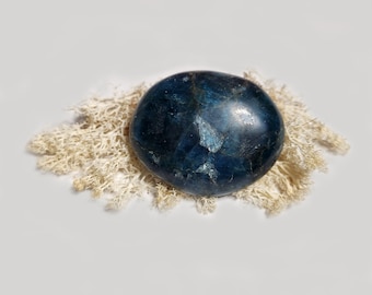 Blue Apatite Palmstone: Promotes communication, self-expression and motivation. Also known for its connection to the throat chakra