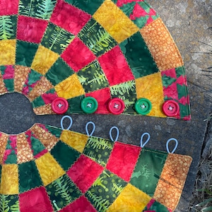 Pattern - Tree Skirt with Buttons & Loops