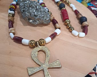 Collar de hueso Ankh y hematita
