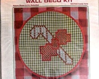 Christmas Chicken Scratching Wall Deco Kit Vintage 1983 Candy Cane Framing Hoop
