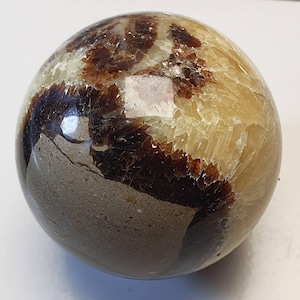 Septarian sphere