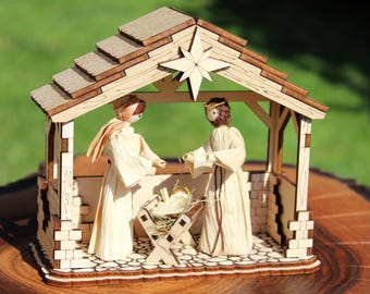 Maishülse Krippe | Traditionelle Slowakische Volkskunst | Laser Cut Stall aus Holz