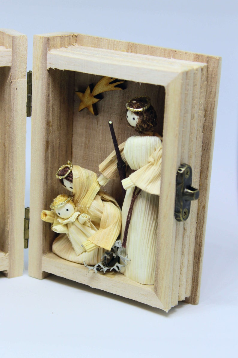 Traditional folk handmade corn husk dolls Holy Family and image 2