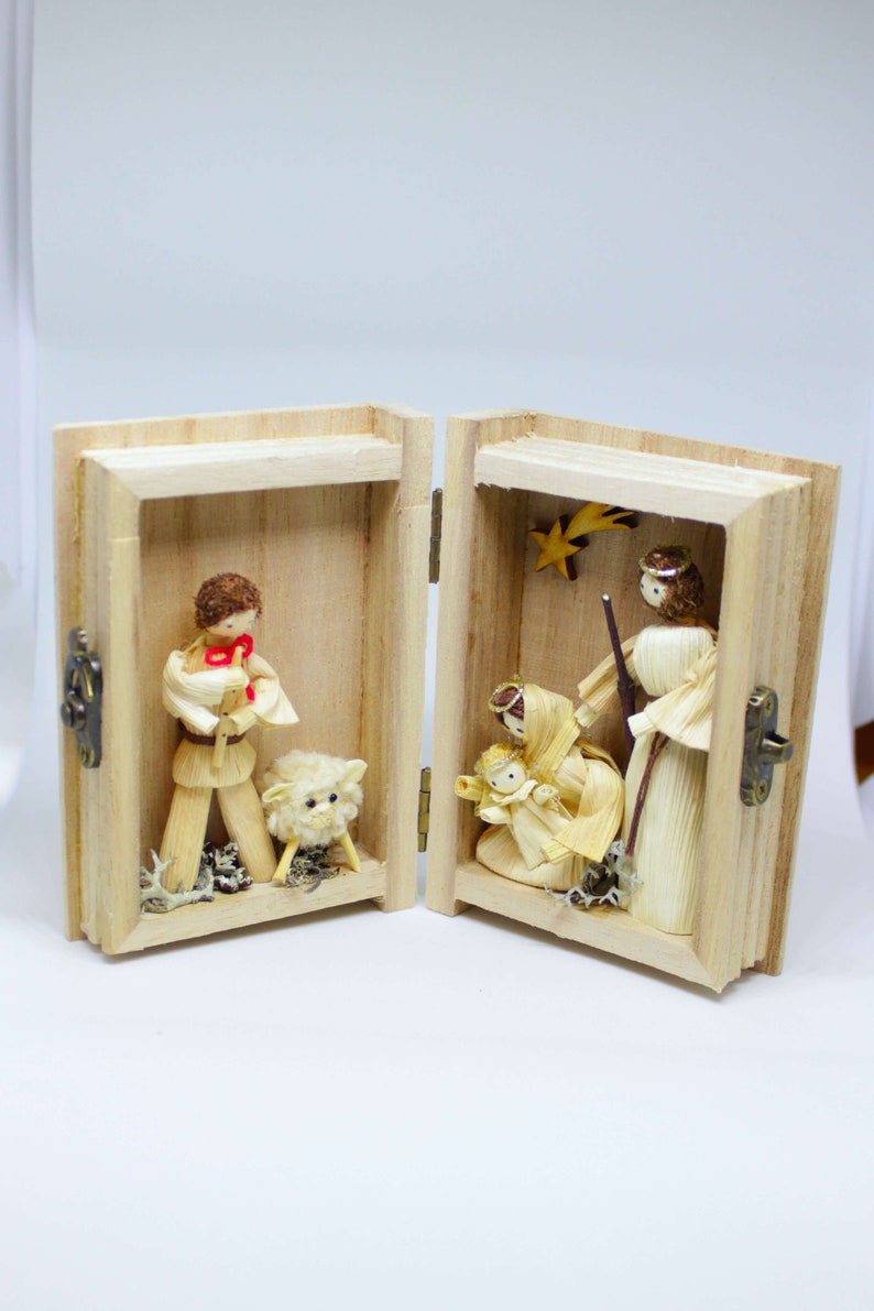Traditional folk handmade corn husk dolls Holy Family and image 0