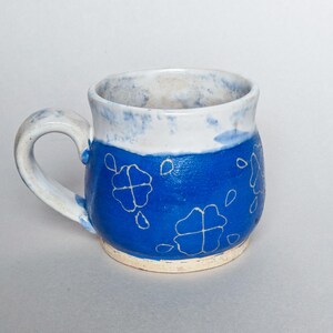 Handgemachte Keramik Blau Blumenbecher