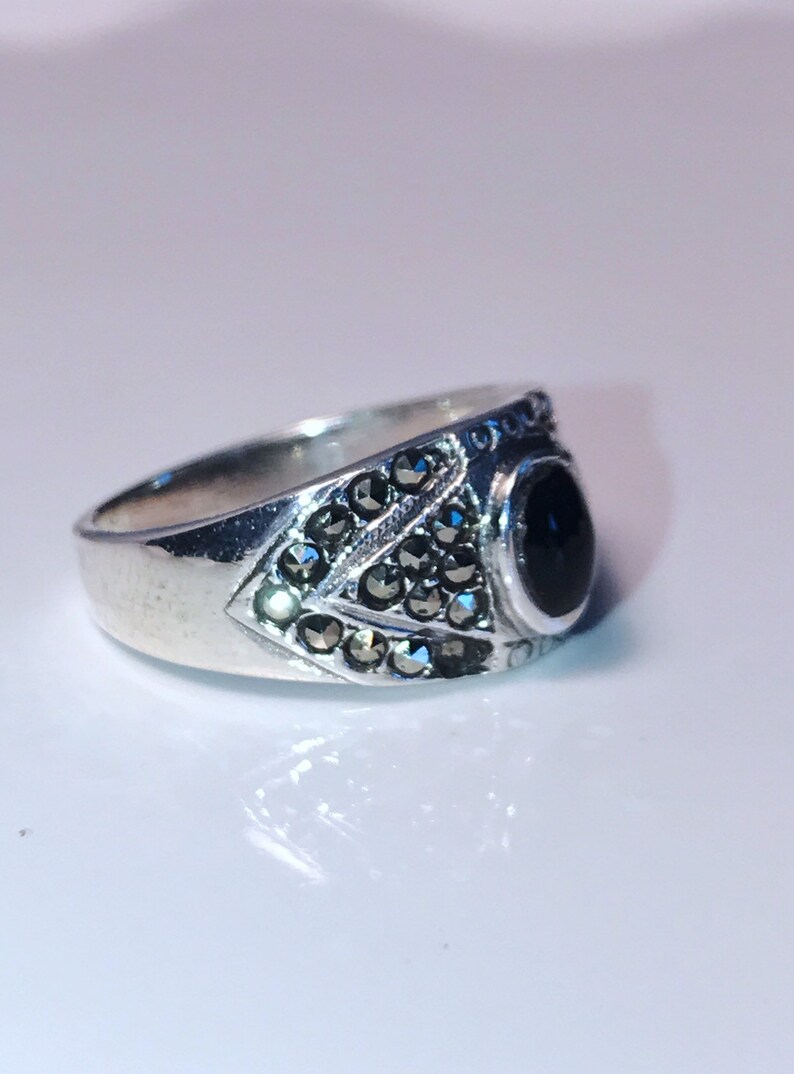 Size 7 Ring Silver and Onyx with Diamond-Cut Accents