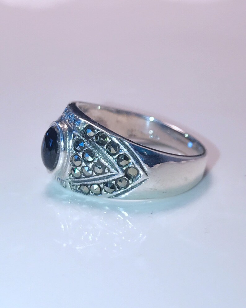 Size 7 Ring Silver and Onyx with Diamond-Cut Accents