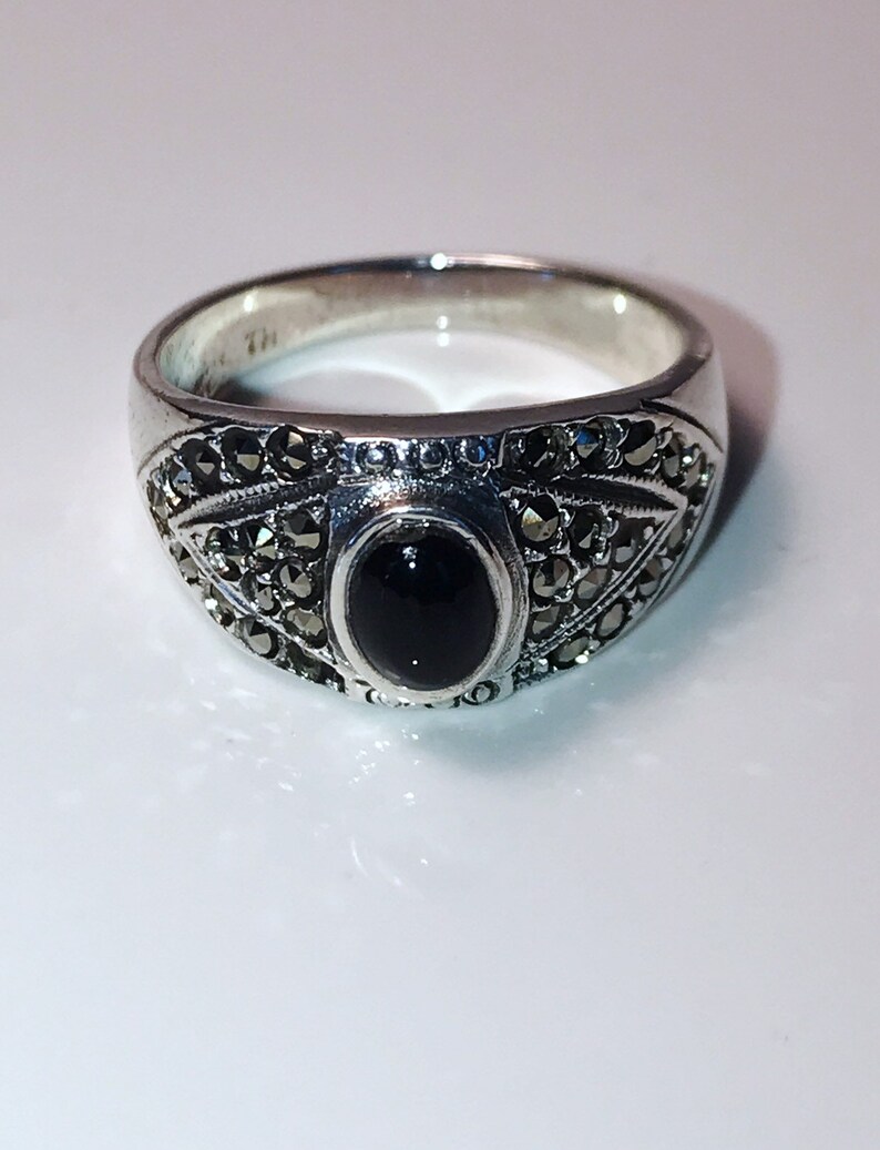 Size 7 Ring Silver and Onyx with Diamond-Cut Accents