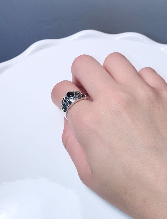 Size 7 Ring Silver and Onyx with Diamond-Cut Accents