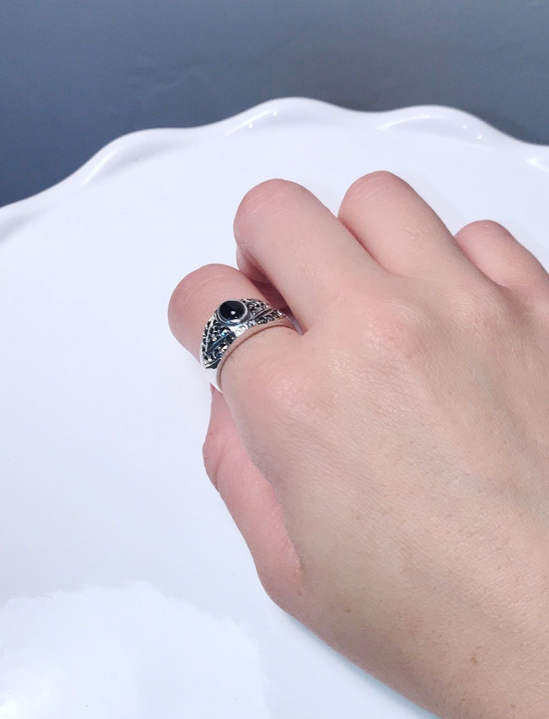 Size 7 Ring Silver and Onyx with Diamond-Cut Accents