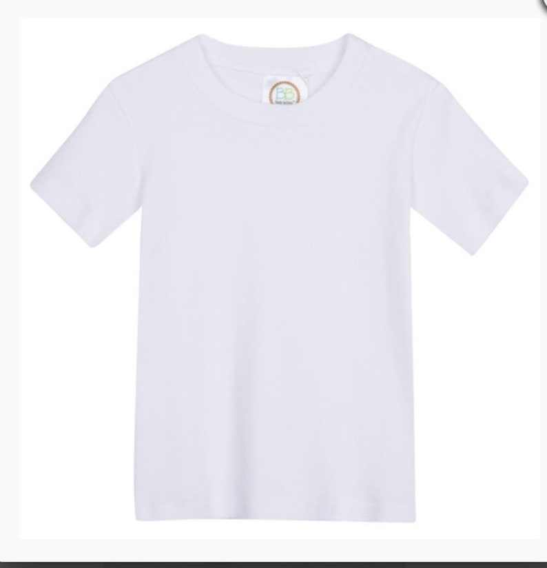 Op de afbeelding: Een wit T-shirt met korte mouwen.