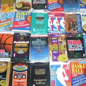 100 cartas de baloncesto antiguas sin abrir en paquetes sellados de fábrica / Cartas icónicas